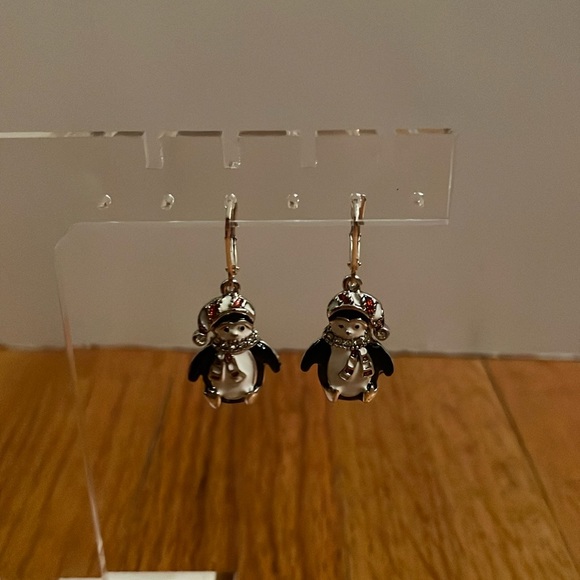 Napier holiday penguin drop earrings. Perfect for winter or holiday - Picture 7 of 17